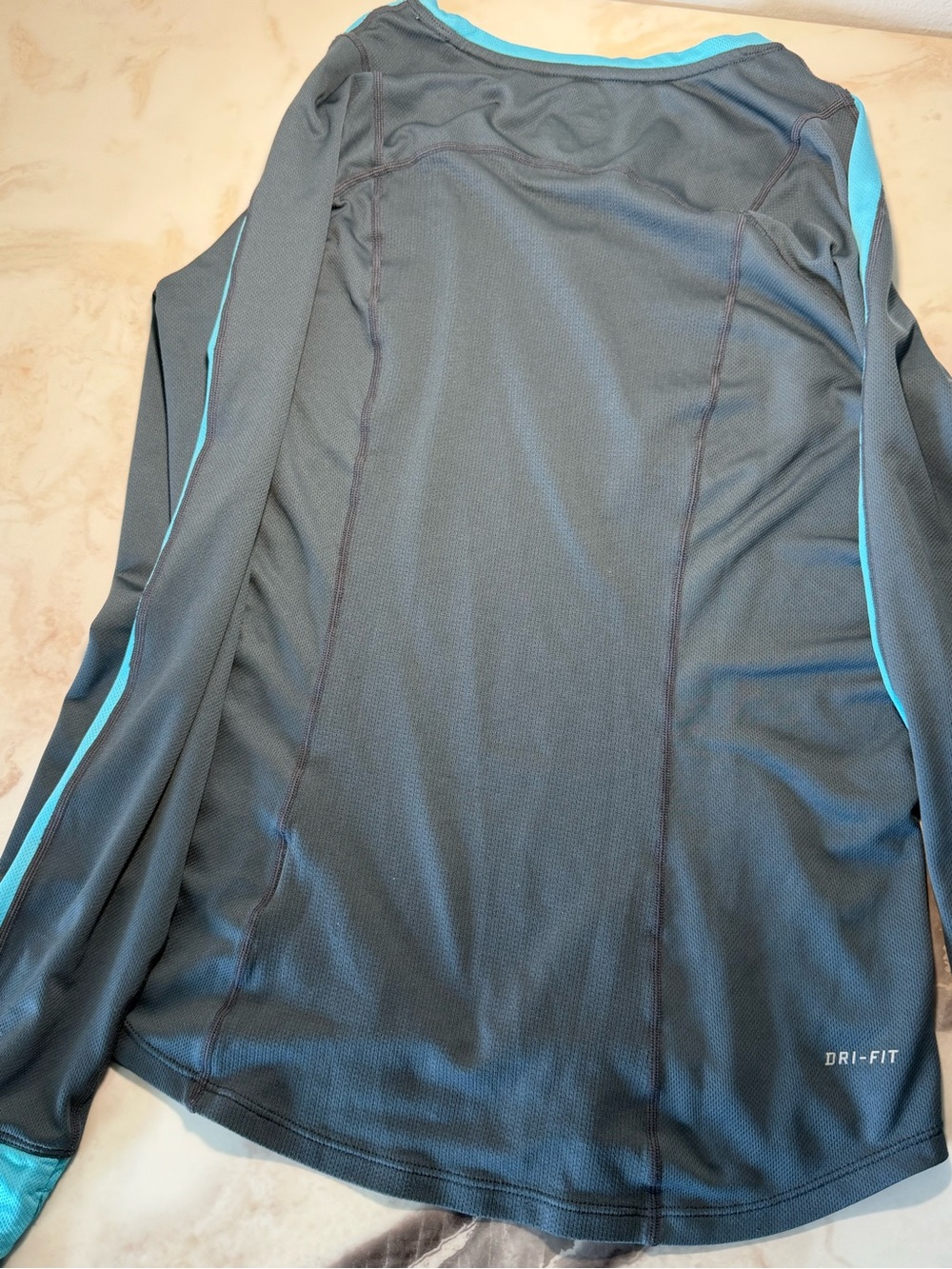 Nike Men's Long Sleeve Dri‑Fit Top - Charcoal with Teal Accents